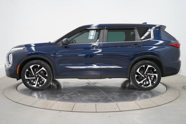 Used 2023 Mitsubishi Outlander SE image 4