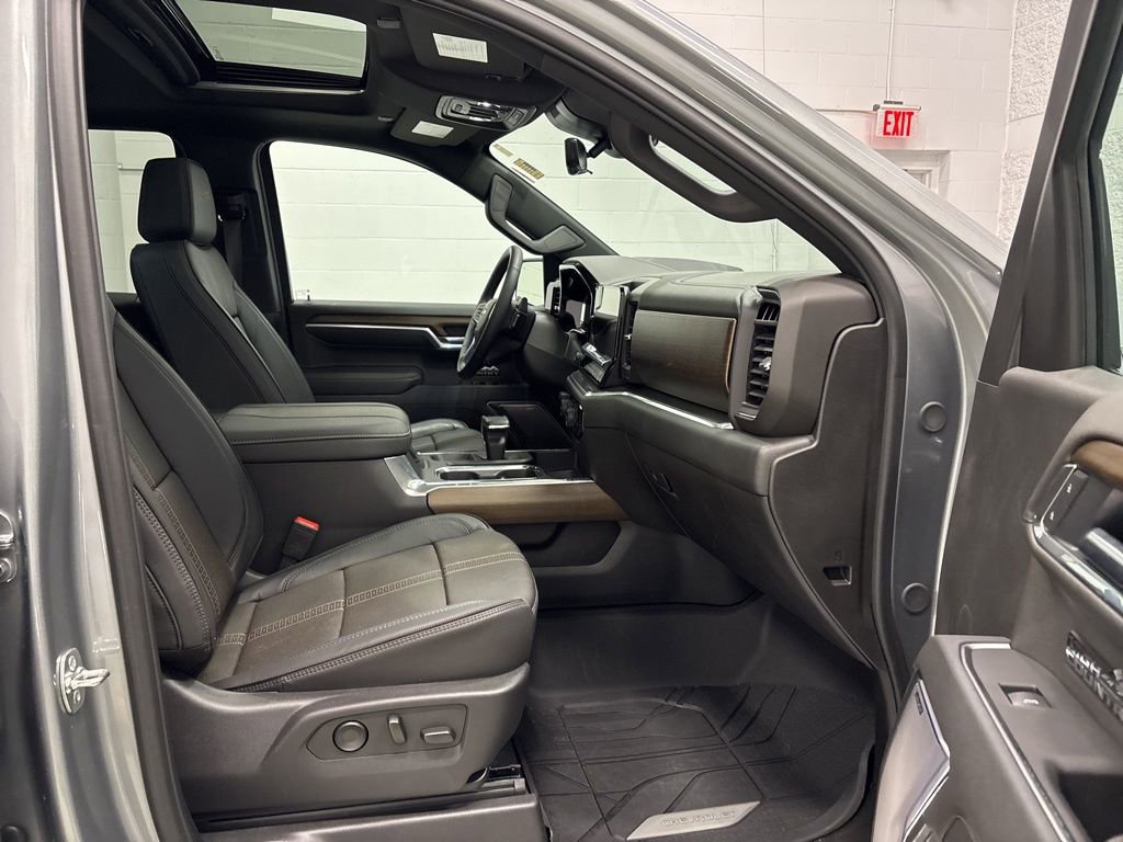 Used 2025 Chevrolet Silverado 1500 High Country w/ High Country Premium Package image 37