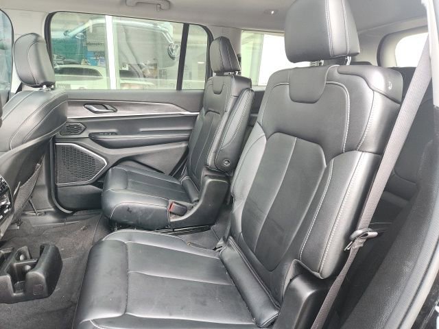 Used 2022 Jeep Grand Cherokee L Limited image 21