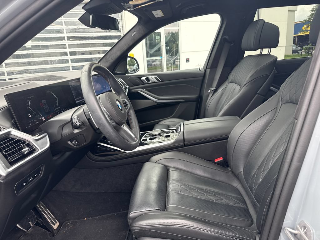 Certified 2025 BMW X7 M60i w/ Climate Comfort Package AWD/4WD image 9