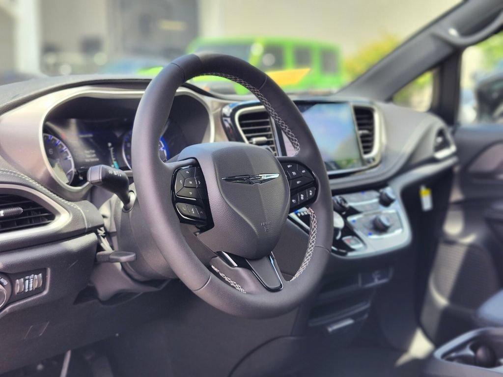 New 2026 Chrysler Pacifica Select w/ S Appearance Package AWD/4WD image 20