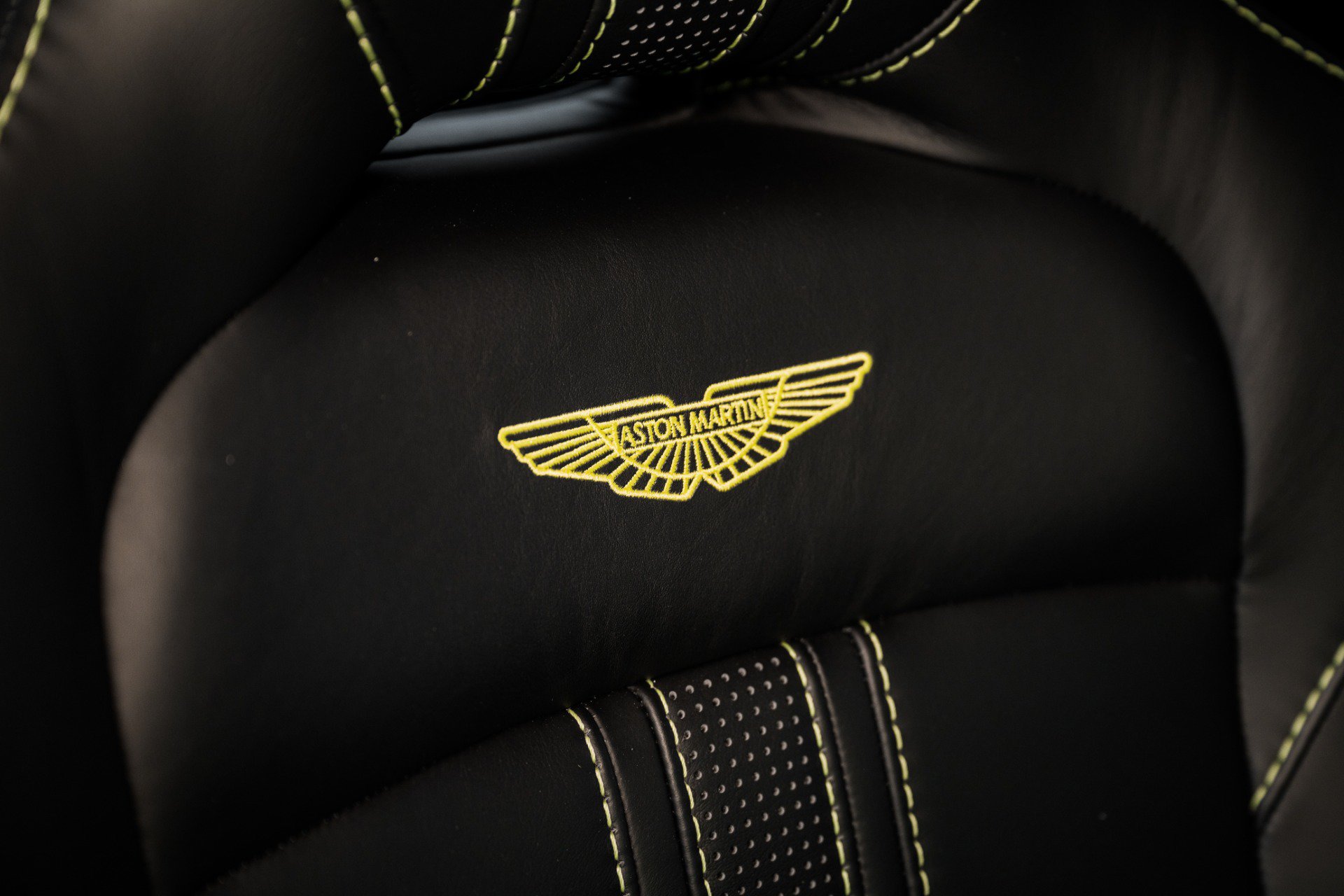 Used 2020 Aston Martin V8 Vantage Coupe RWD image 5