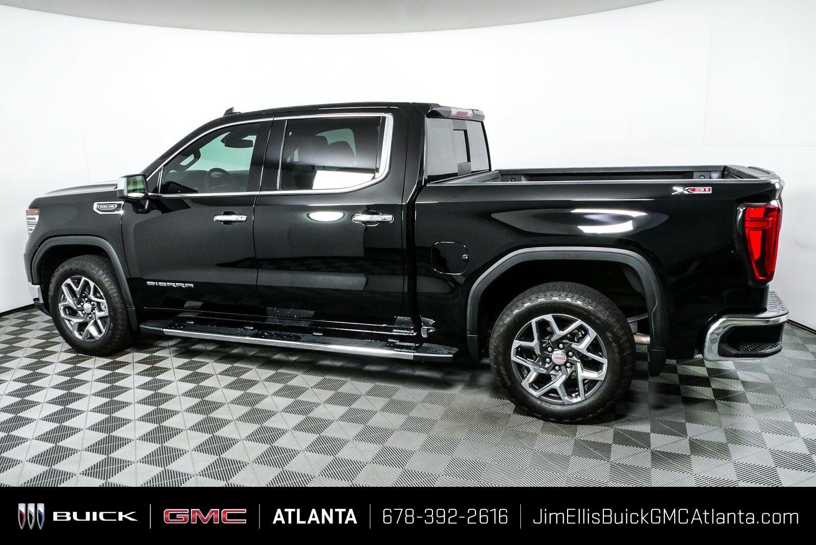 Certified 2024 GMC Sierra 1500 SLT w/ SLT Premium Plus Package AWD/4WD image 30