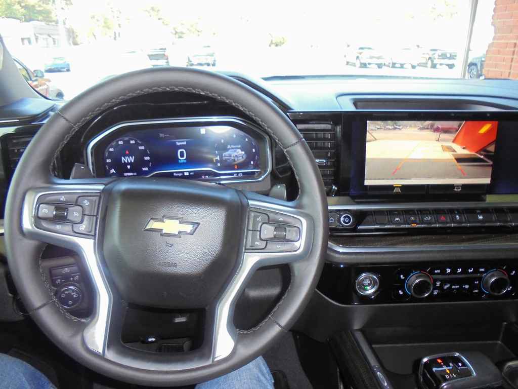 Used 2023 Chevrolet Silverado 1500 LT RWD image 6