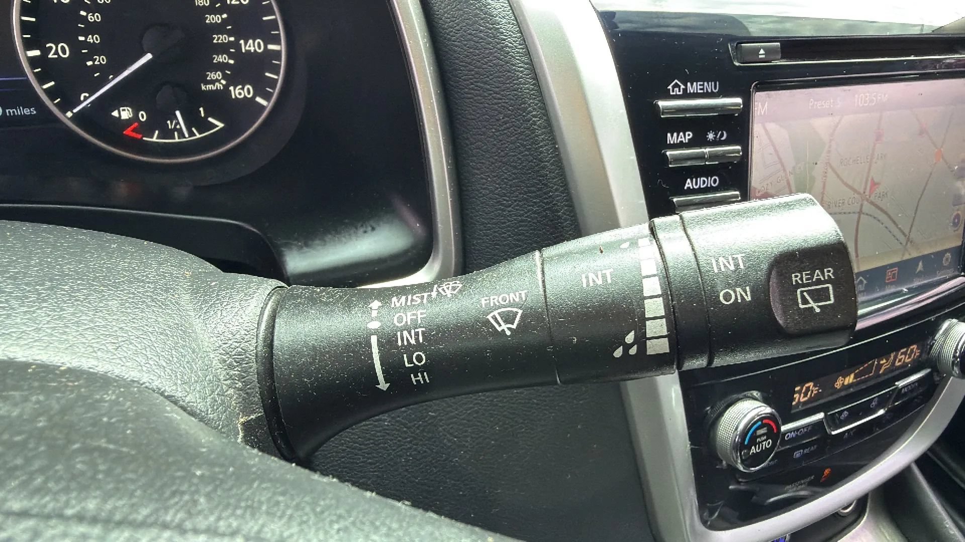 Used 2016 Nissan Murano SV AWD/4WD image 13