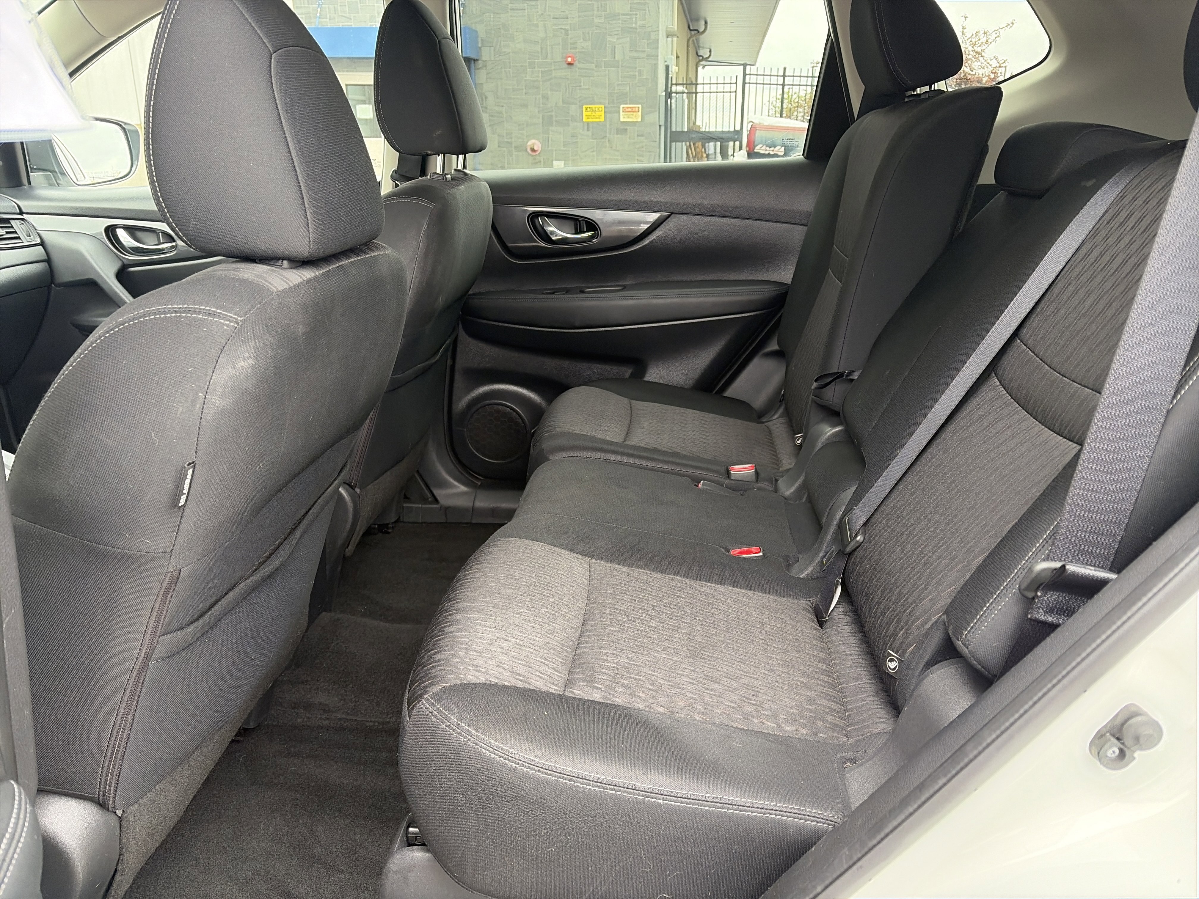 Used 2017 Nissan Rogue SV w/ SV Premium Package AWD/4WD image 24