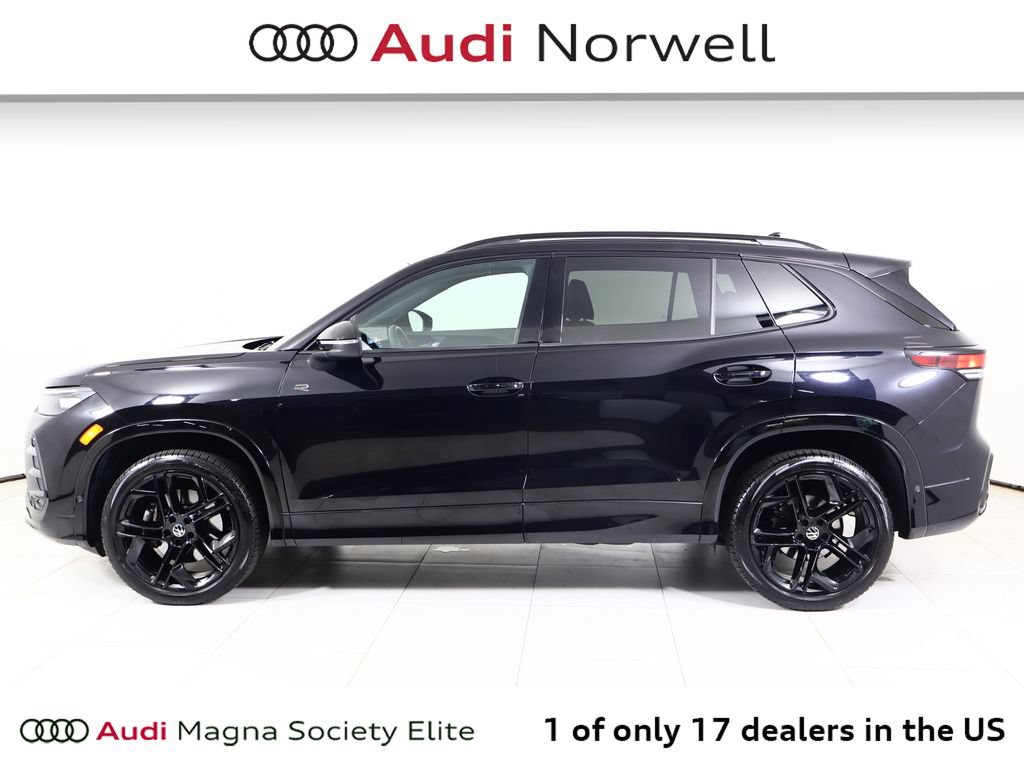Used 2025 Volkswagen Tiguan SE R-Line AWD/4WD image 10