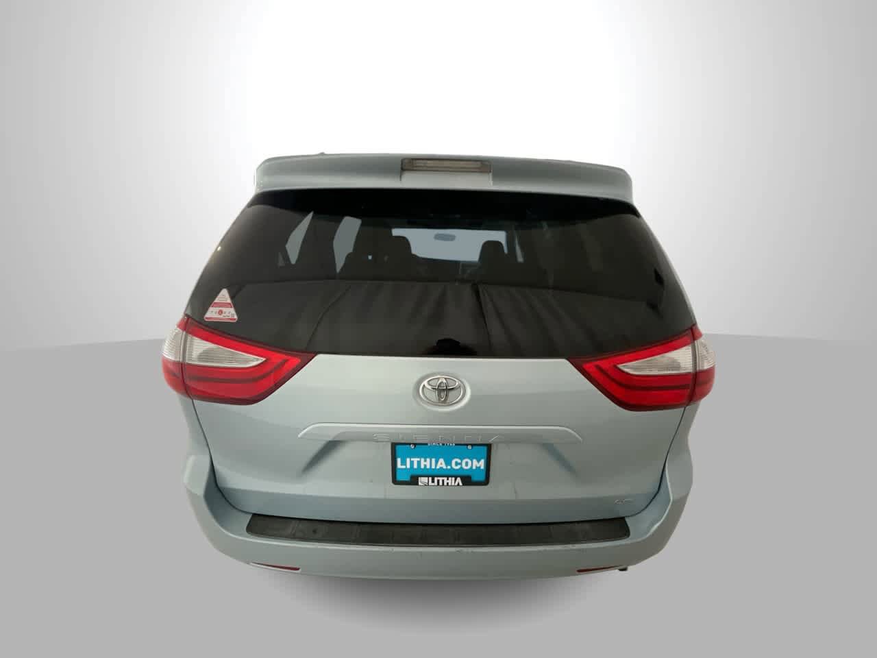 Used 2015 Toyota Sienna LE image 7