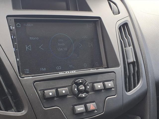 Used 2015 Ford Focus SE image 12