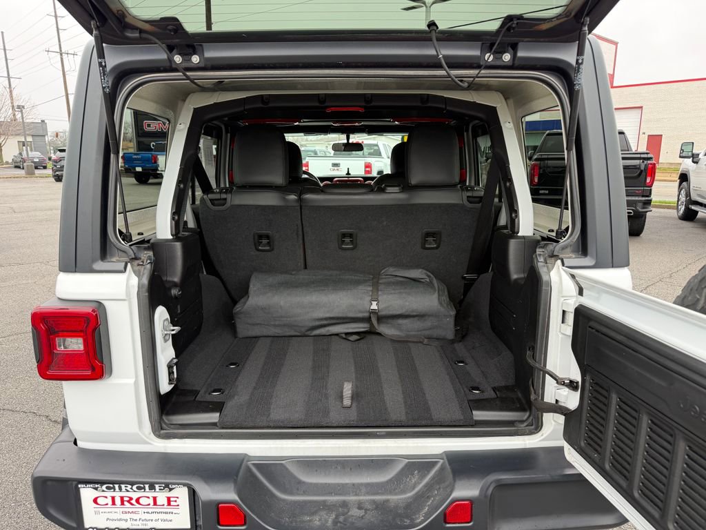 Used 2019 Jeep Wrangler Unlimited Sahara w/ Cold Weather Group image 23