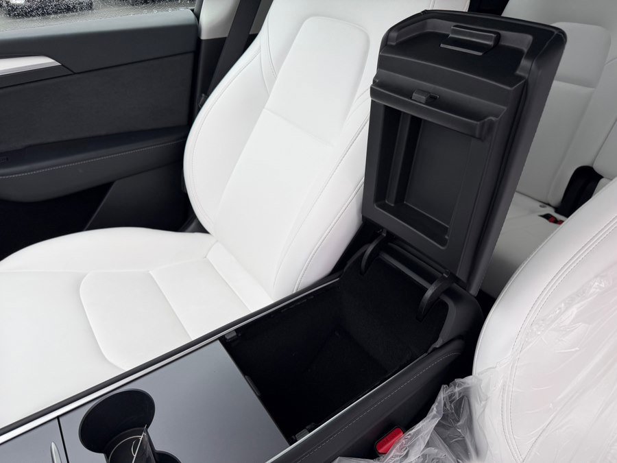 Used 2023 Tesla Model Y Long Range image 30