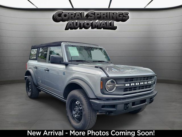 Used 2023 Ford Bronco Black Diamond image 3