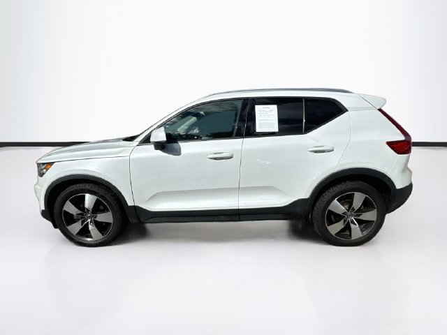 Used 2021 Volvo XC40 T5 Momentum w/ Protection Package Premier AWD/4WD image 5
