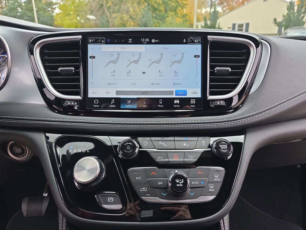 New 2026 Chrysler Pacifica Limited w/ Uconnect Theater Family Group image 22