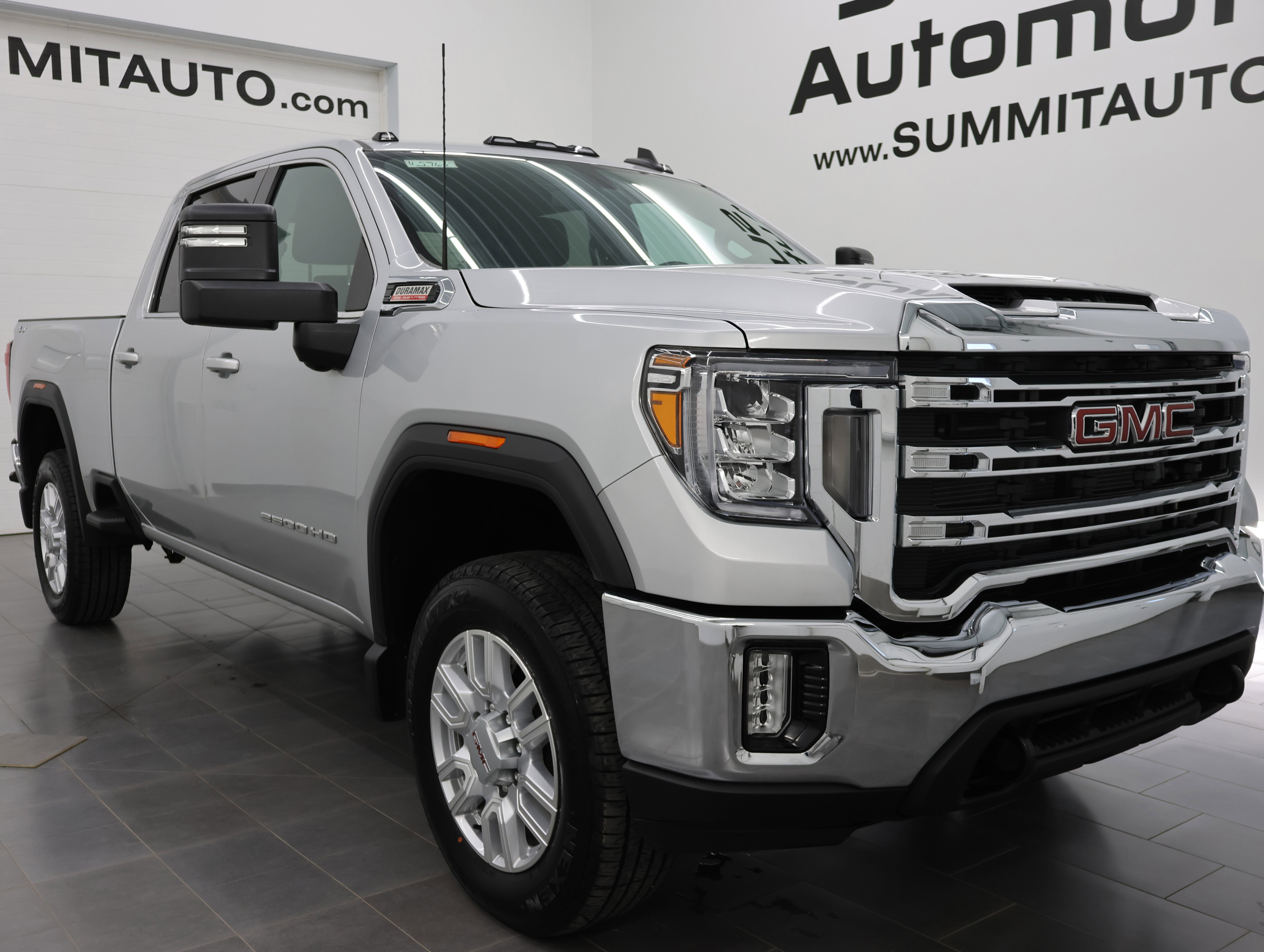 Used 2023 GMC Sierra 2500 SLE w/ SLE Convenience Package AWD/4WD image 2