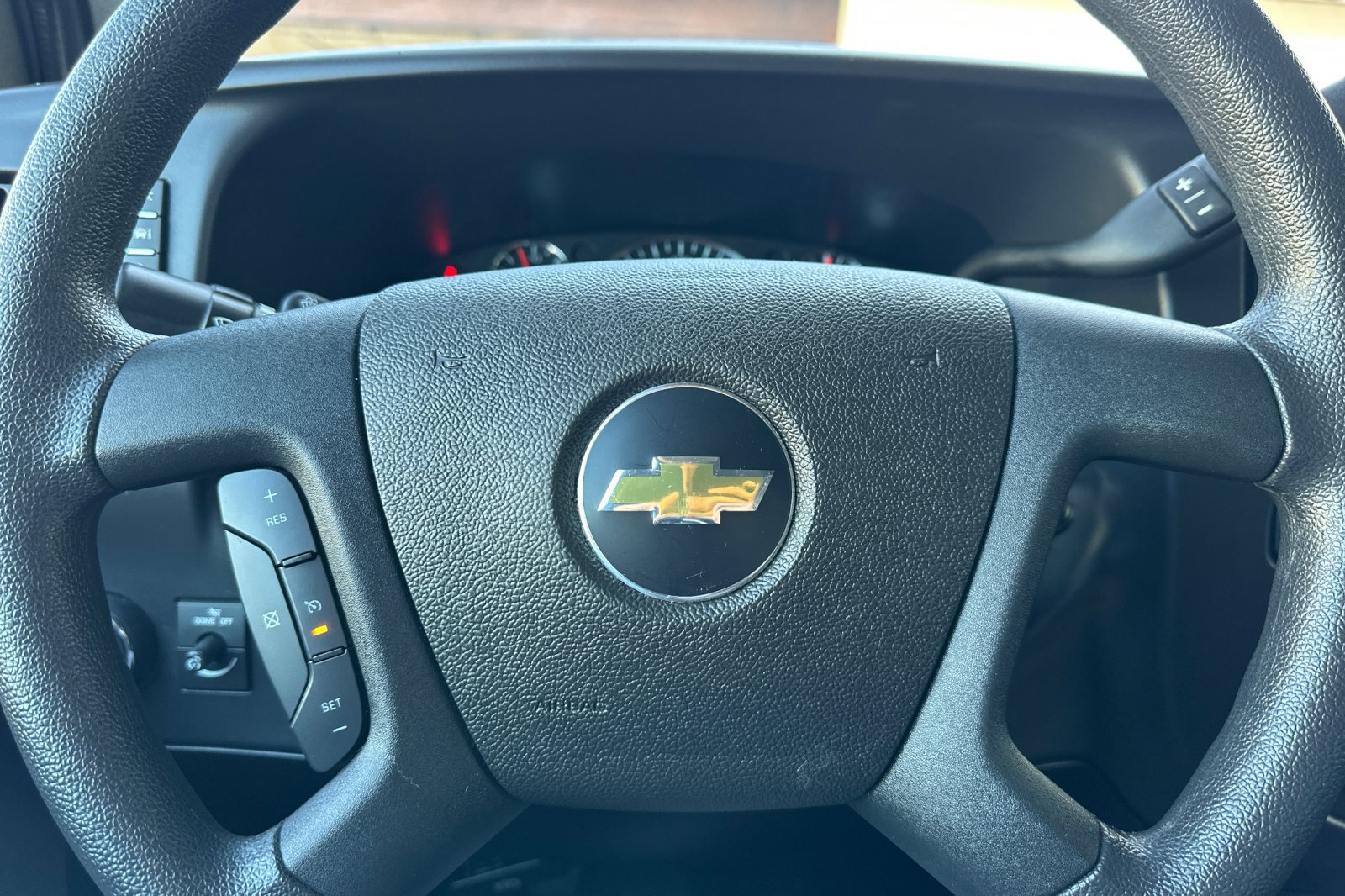 Used 2025 Chevrolet Express 2500 w/ Driver Convenience Package RWD image 27