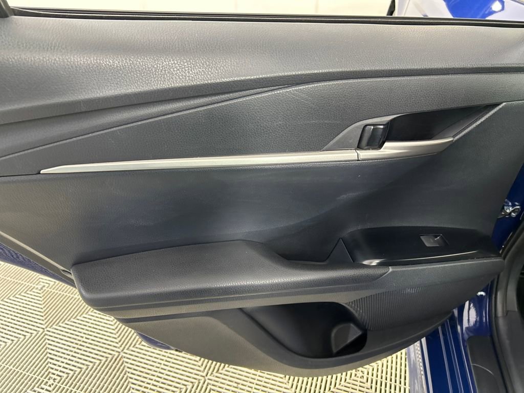 Used 2025 Toyota Camry SE image 16