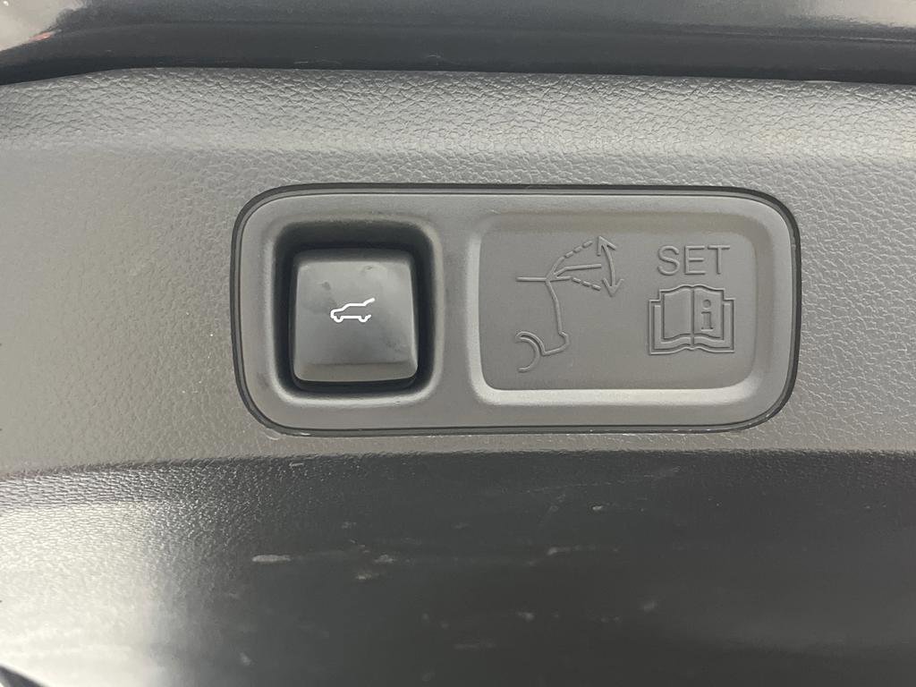 Used 2024 Lincoln Navigator Premiere image 16