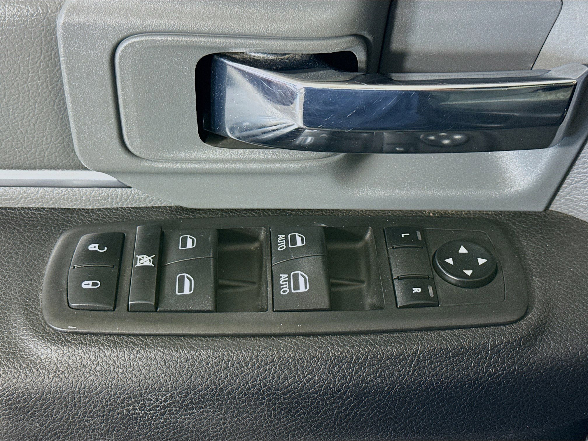 Used 2023 RAM 1500 Classic SLT w/ Trailer & Traction Group image 23