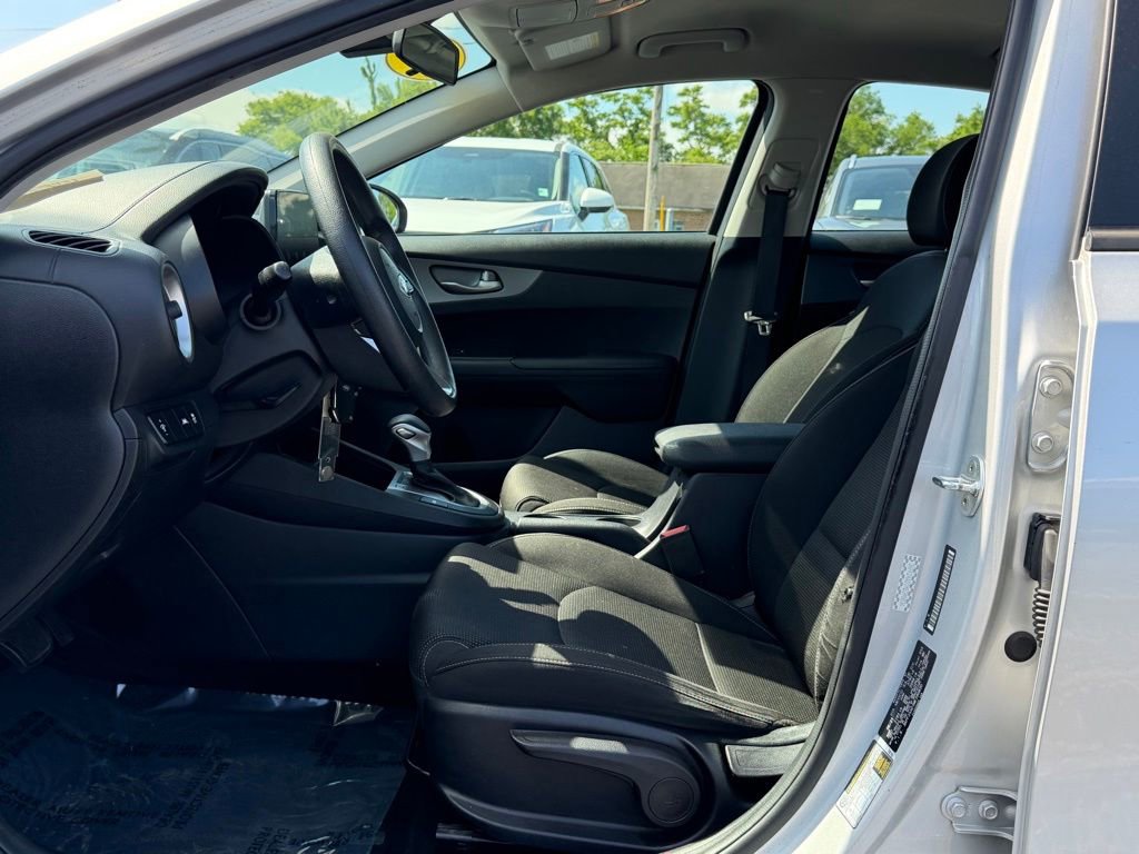 Used 2021 Kia Forte LXS FWD image 12