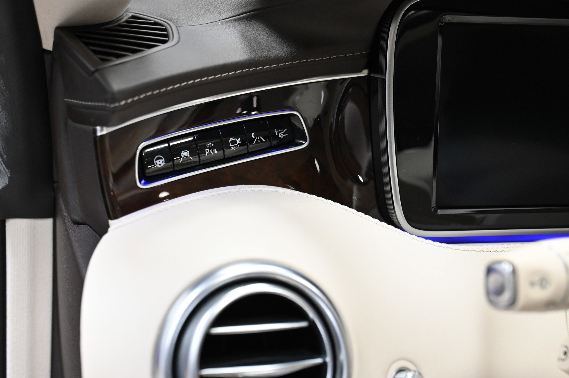 Used 2015 Mercedes-Benz S 550 4MATIC Coupe image 6