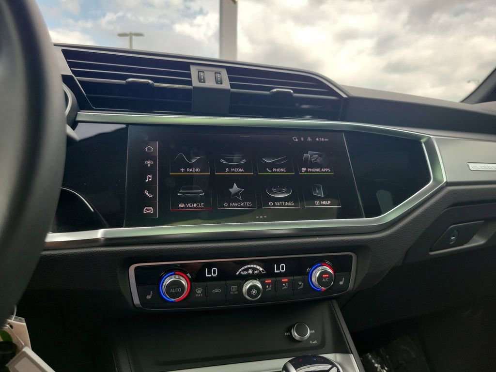 Used 2025 Audi Q3 2.0T Premium image 13