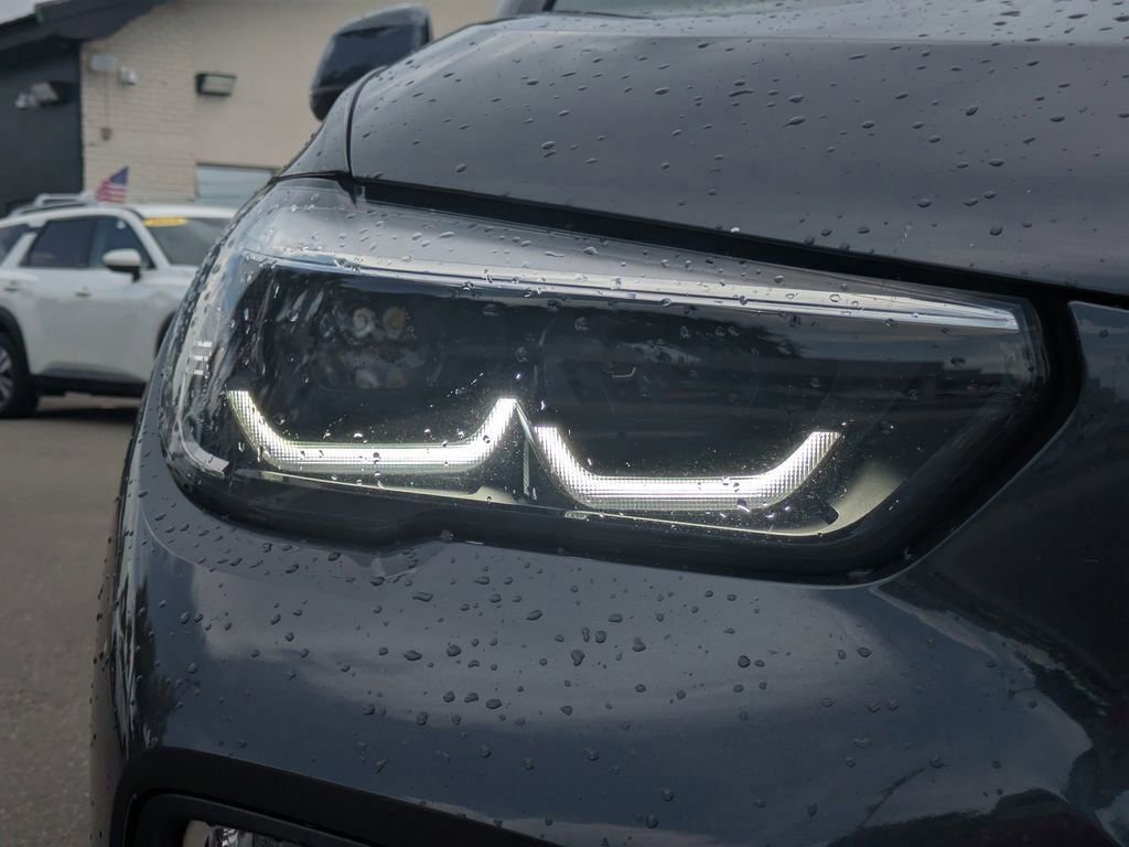 Used 2019 BMW X5 xDrive50i w/ Parking Assistance Package image 10