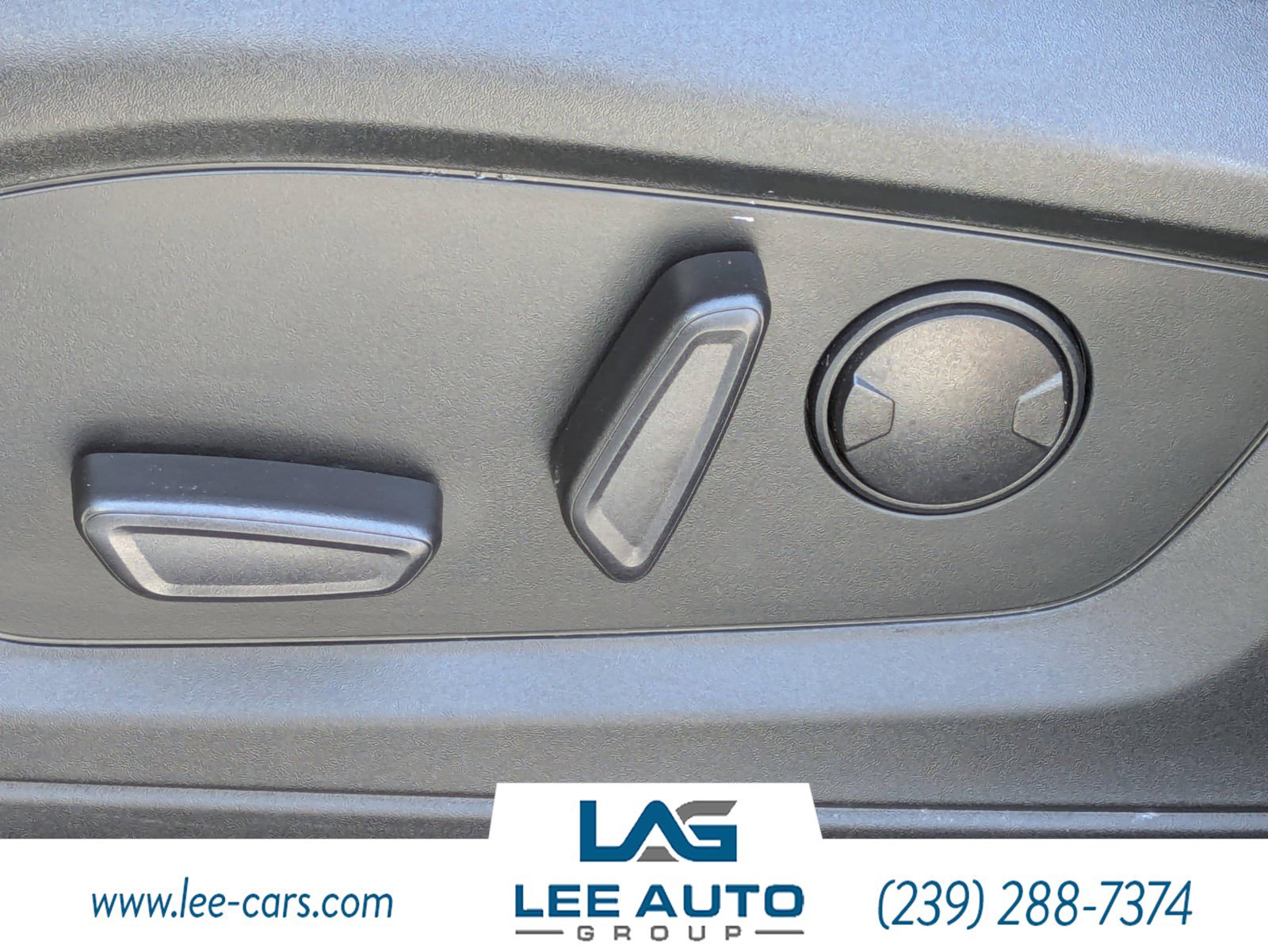 Used 2021 Ford Explorer XLT AWD/4WD image 19
