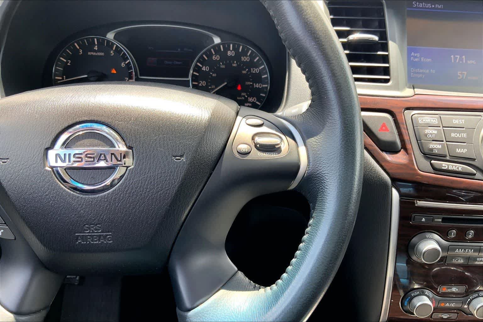 Used 2015 Nissan Pathfinder Platinum w/ Family Entertainment Package FWD image 25