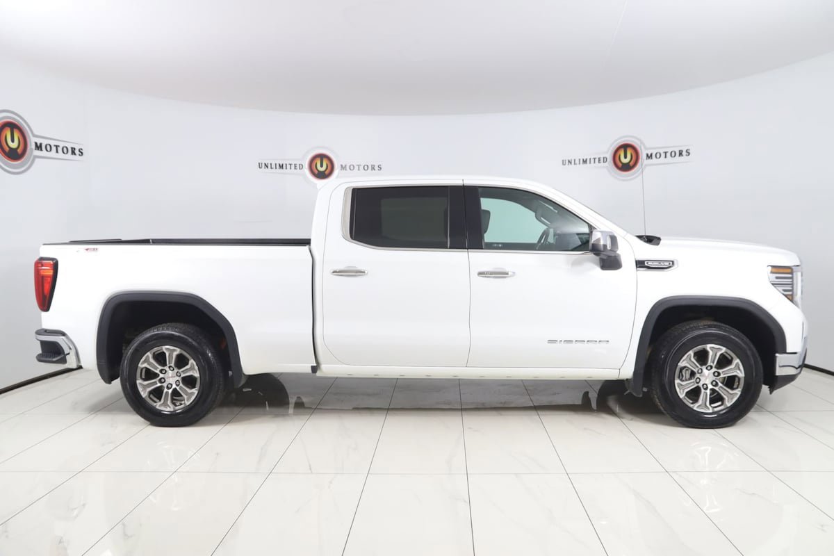 Used 2023 GMC Sierra 1500 SLT w/ SLT Convenience Package AWD/4WD image 2
