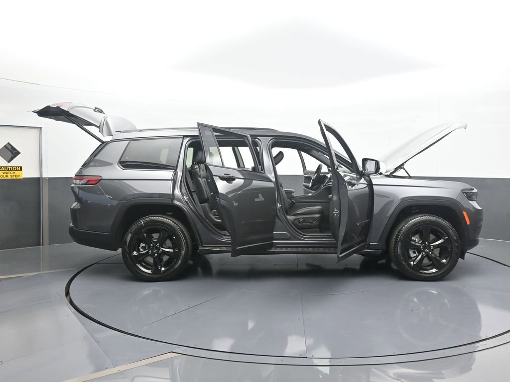 Used 2025 Jeep Grand Cherokee L Limited w/ Black Appearance Package AWD/4WD image 69