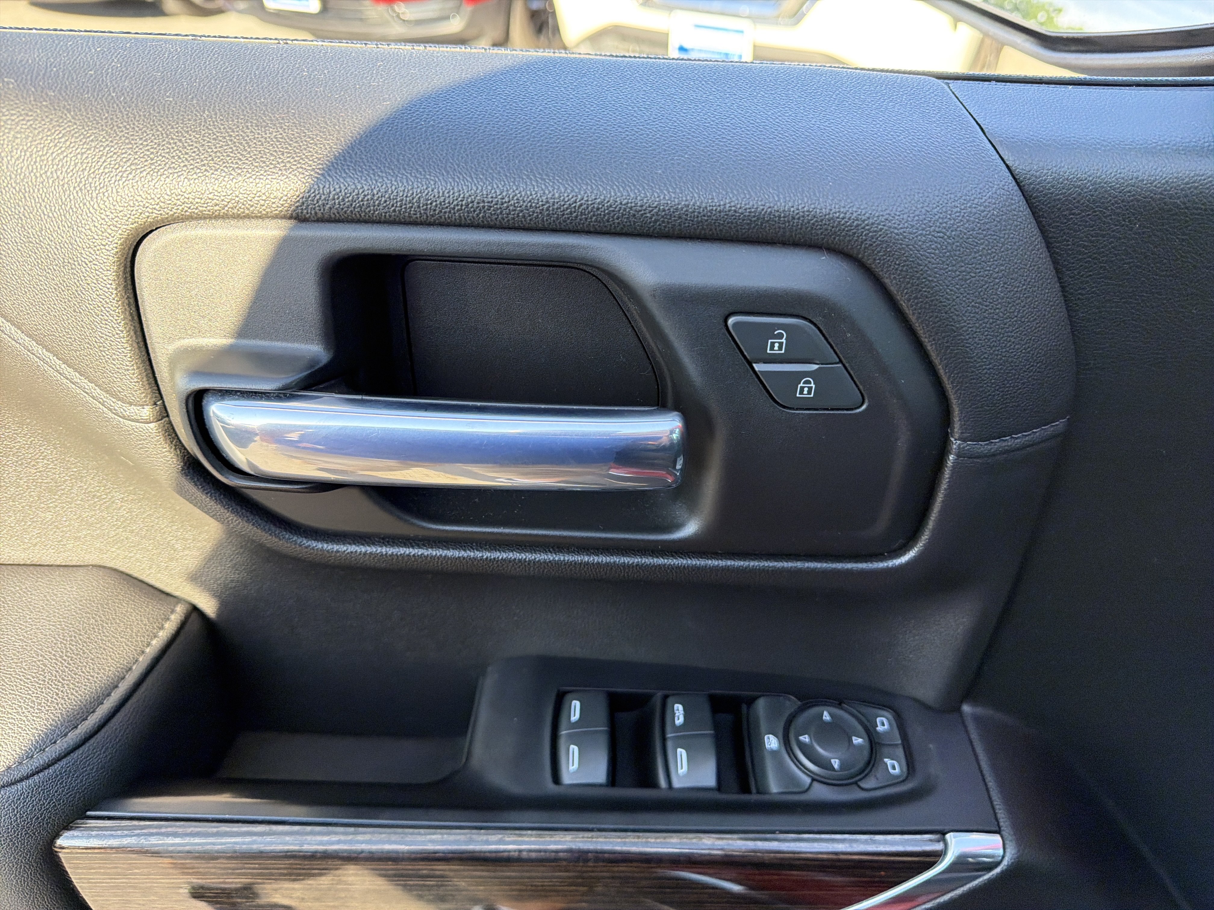 Used 2019 GMC Sierra 1500 SLE w/ SLE Value Package AWD/4WD image 15