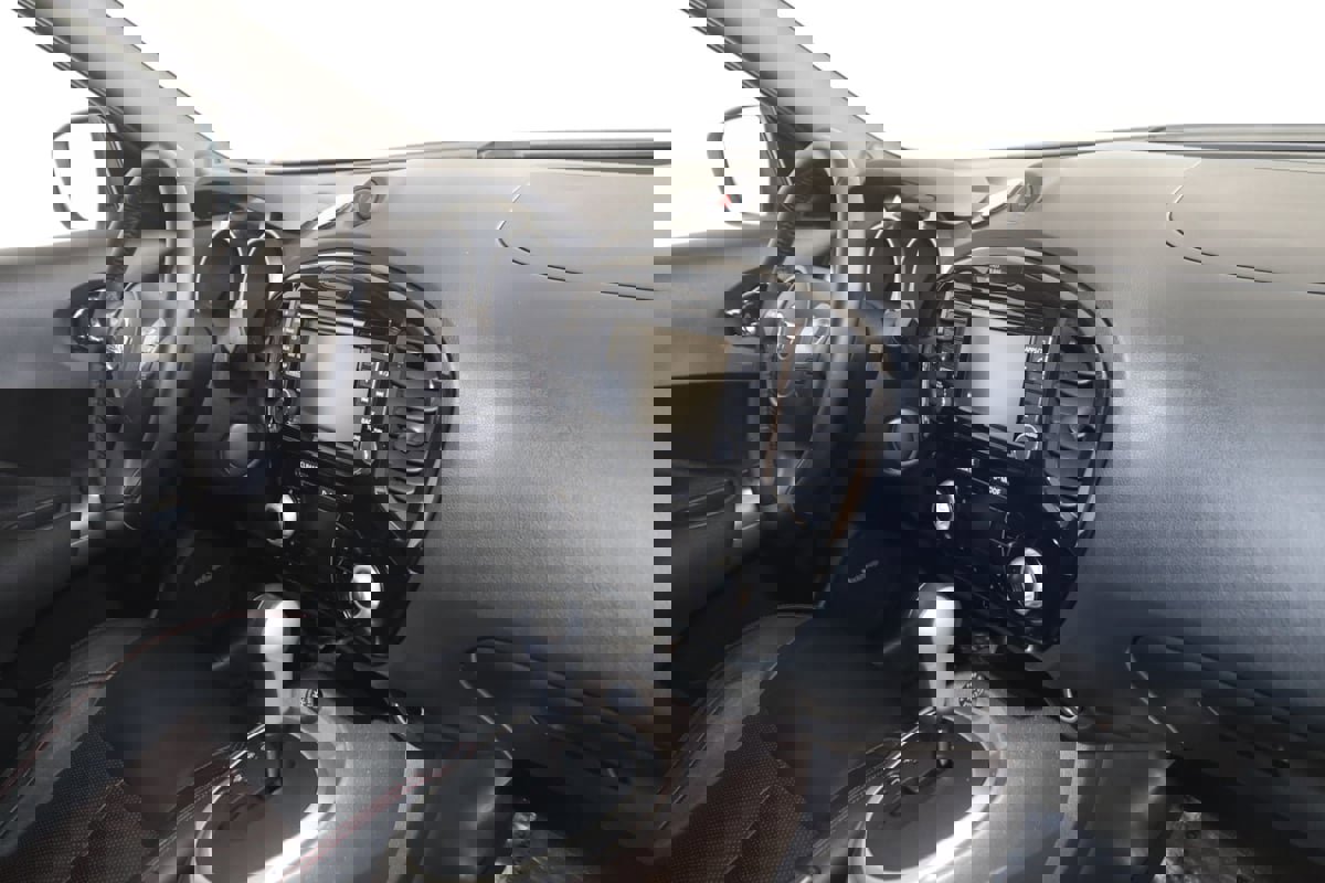 Used 2016 Nissan Juke SL image 36