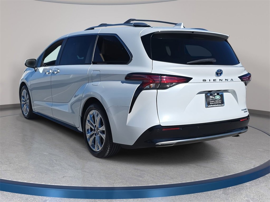 Used 2022 Toyota Sienna Platinum image 8