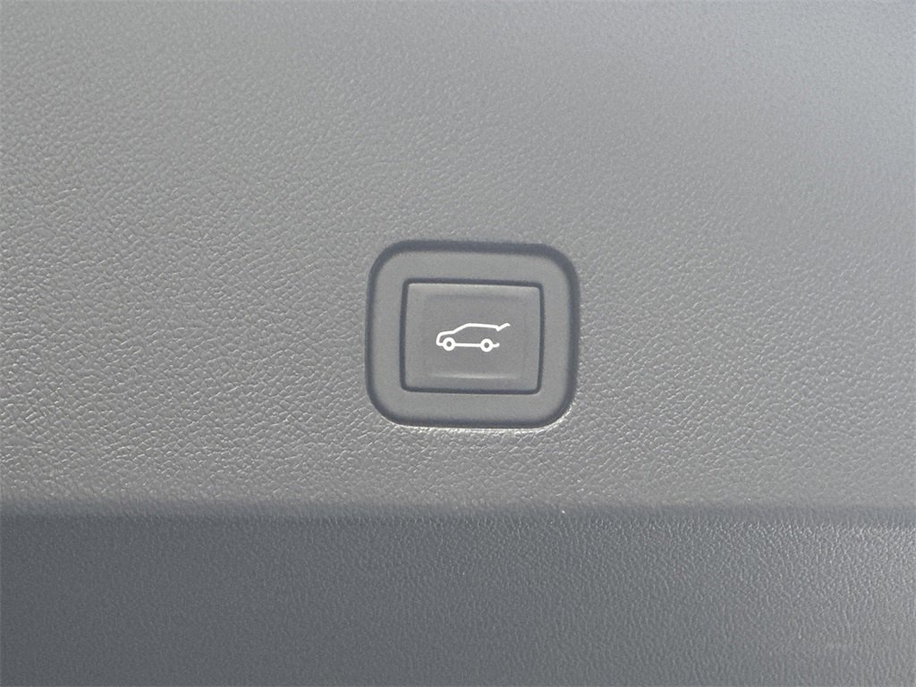 Used 2023 Cadillac XT6 Premium Luxury w/ Technology Package image 19