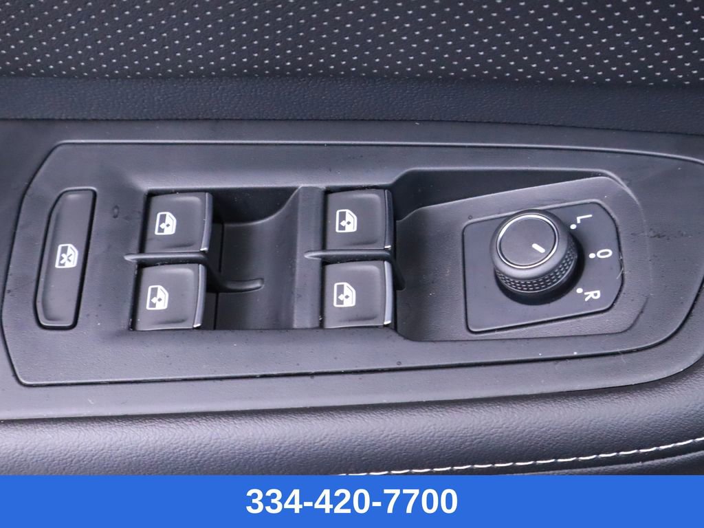 New 2025 Volkswagen Atlas SE w/ Black Wheel Package image 20