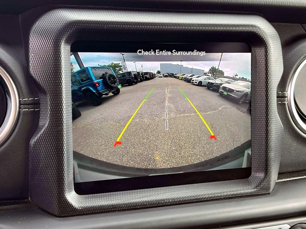 Certified 2022 Jeep Wrangler Unlimited Sahara w/ Cold Weather Group image 30