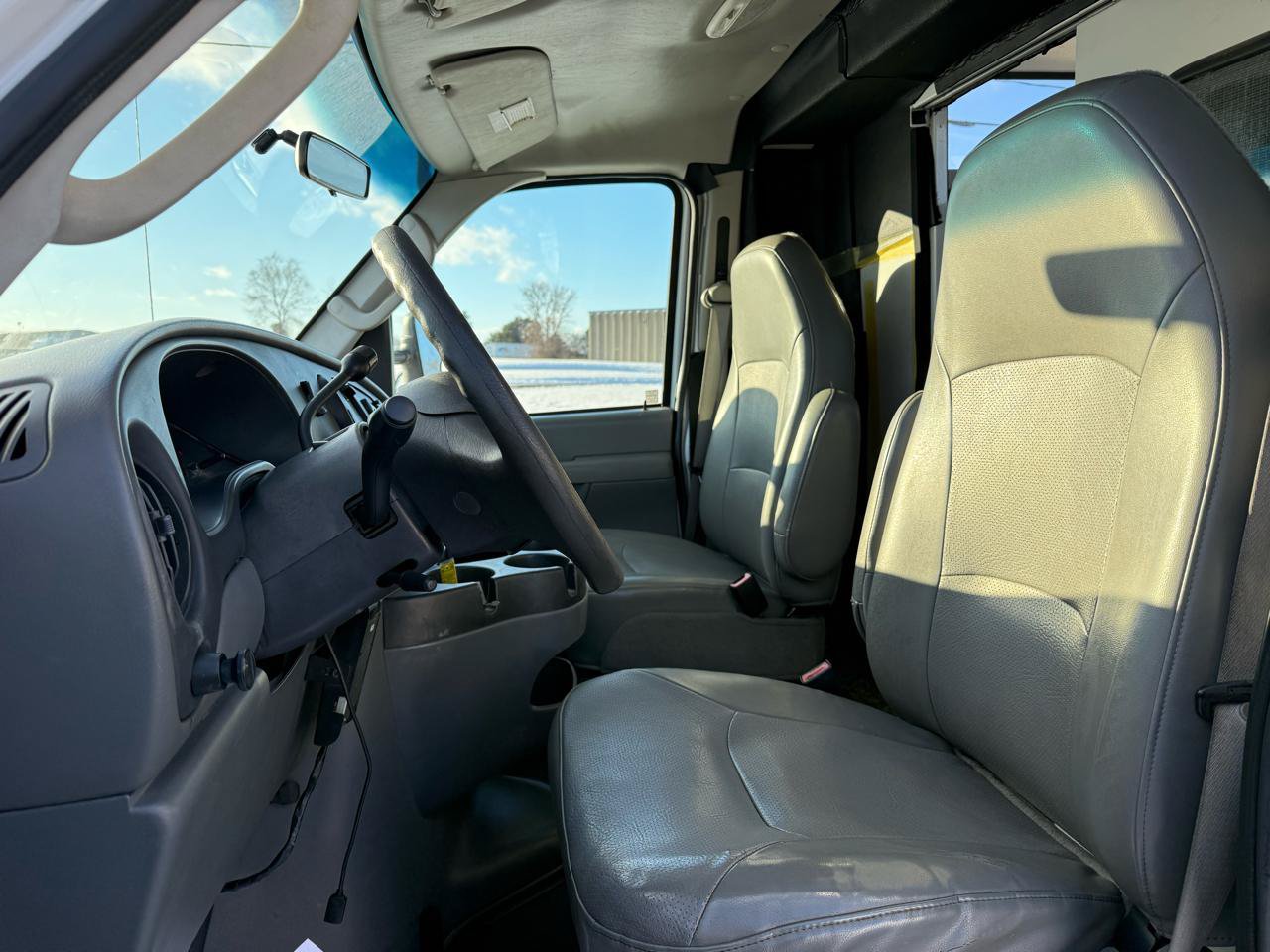 Used 2008 Ford E-350 and Econoline 350 Super Duty RWD image 22