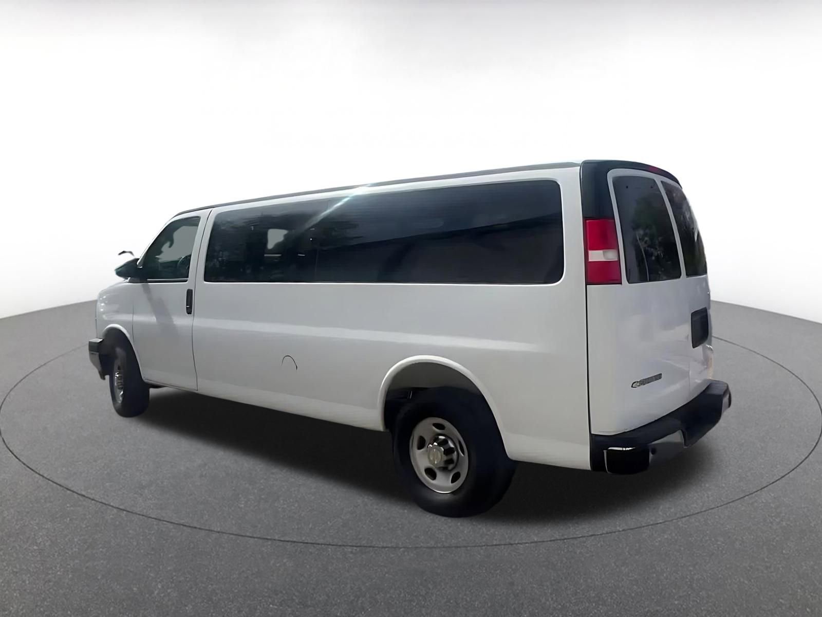 Used 2025 Chevrolet Express 3500 LT w/ LT Preferred Equipment Group image 9