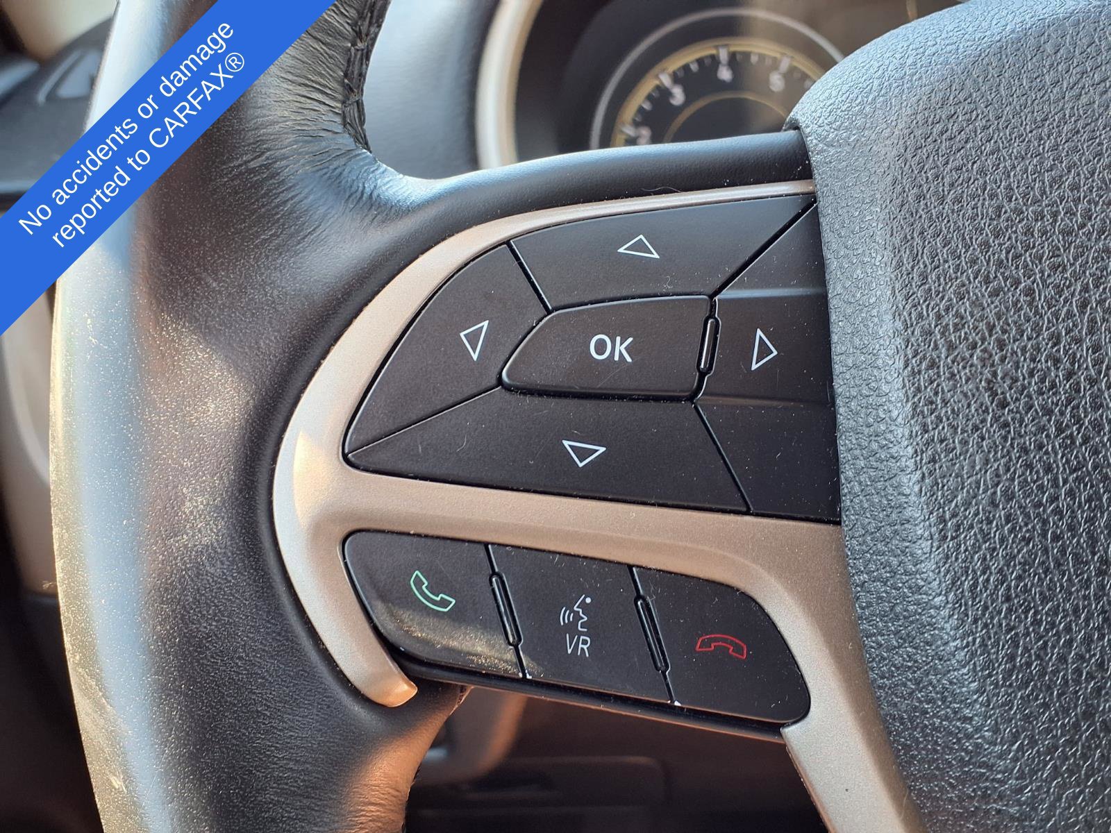 Used 2015 Jeep Cherokee Latitude w/ Cold Weather Group AWD/4WD image 29