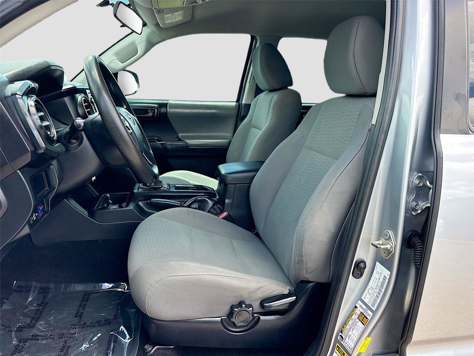Used 2017 Toyota Tacoma SR RWD image 19