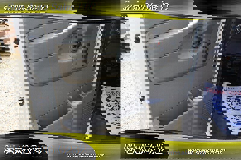 Used 2010 Chevrolet Express 1500 image 18