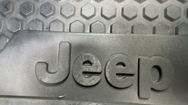 Used 2019 Jeep Compass Latitude w/ Cold Weather Group AWD/4WD image 27