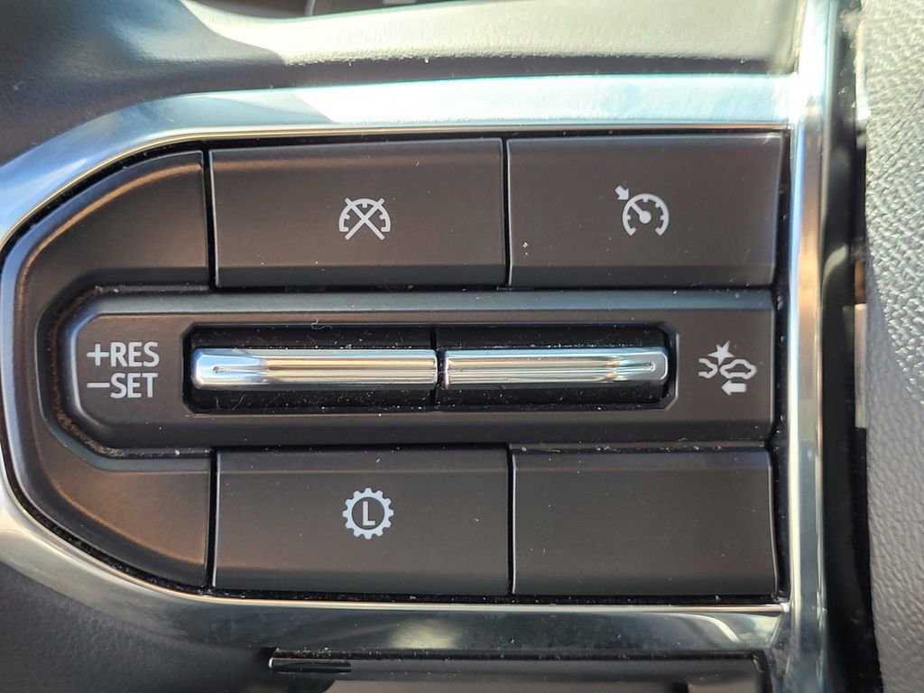 Used 2024 GMC Acadia Elevation image 25