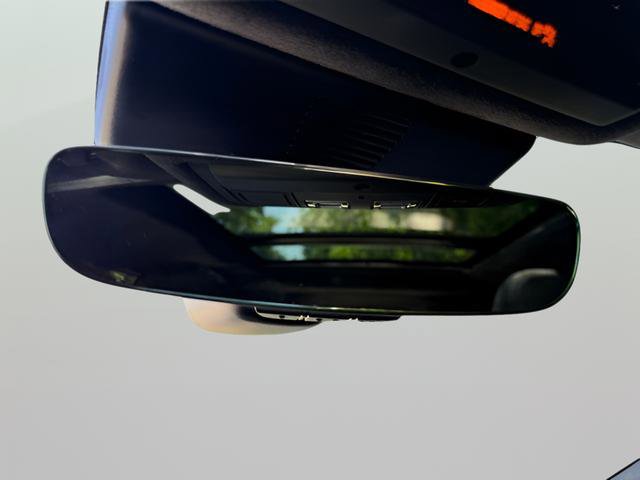 Used 2020 Jaguar F-PACE Premium image 22