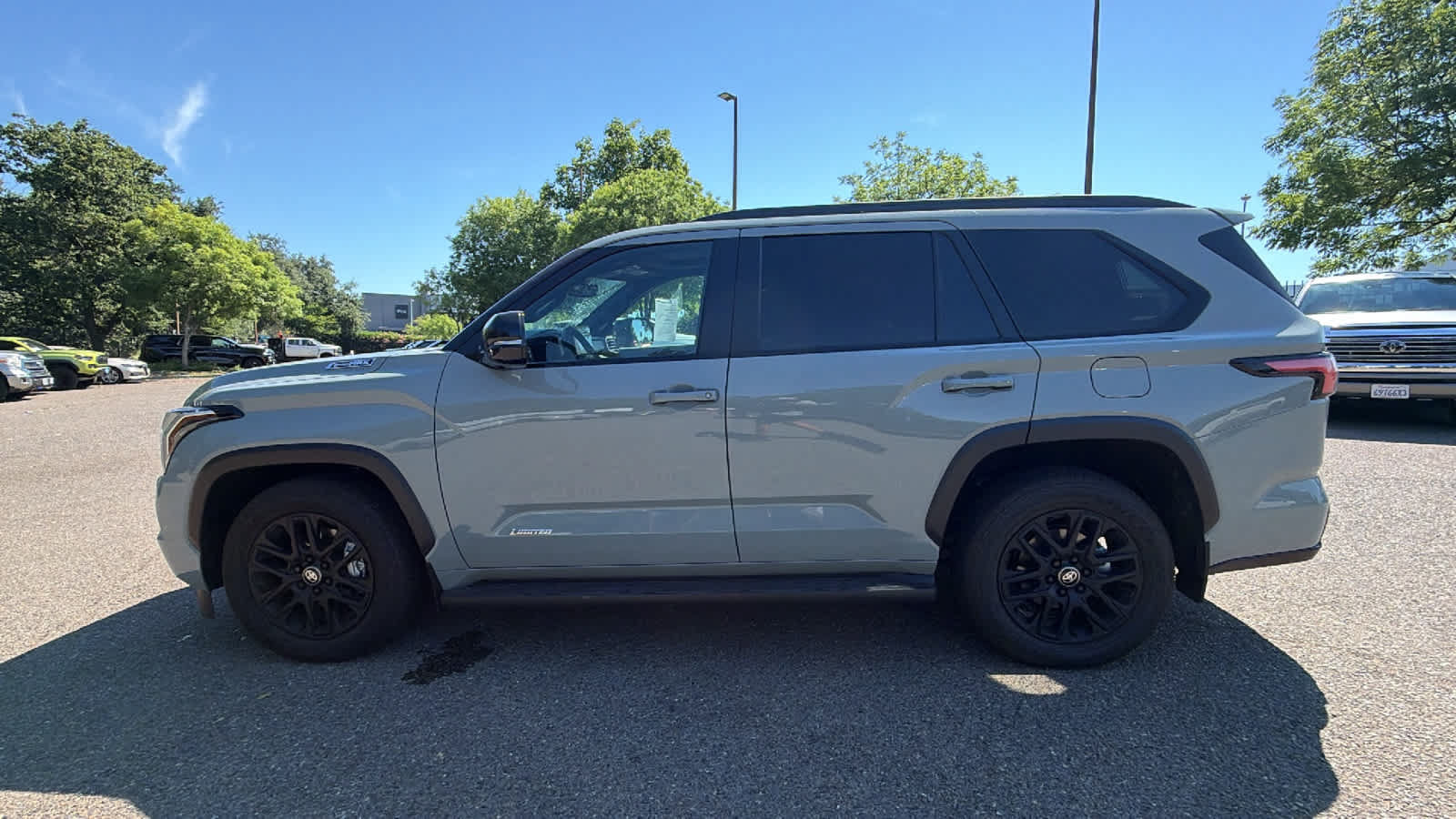 Used 2026 Toyota Sequoia Limited w/ Tow Technology Package AWD/4WD image 8