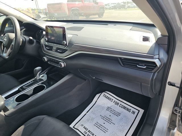 Used 2024 Nissan Altima 2.5 SV image 32