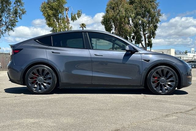 Used 2022 Tesla Model Y Performance AWD/4WD image 3