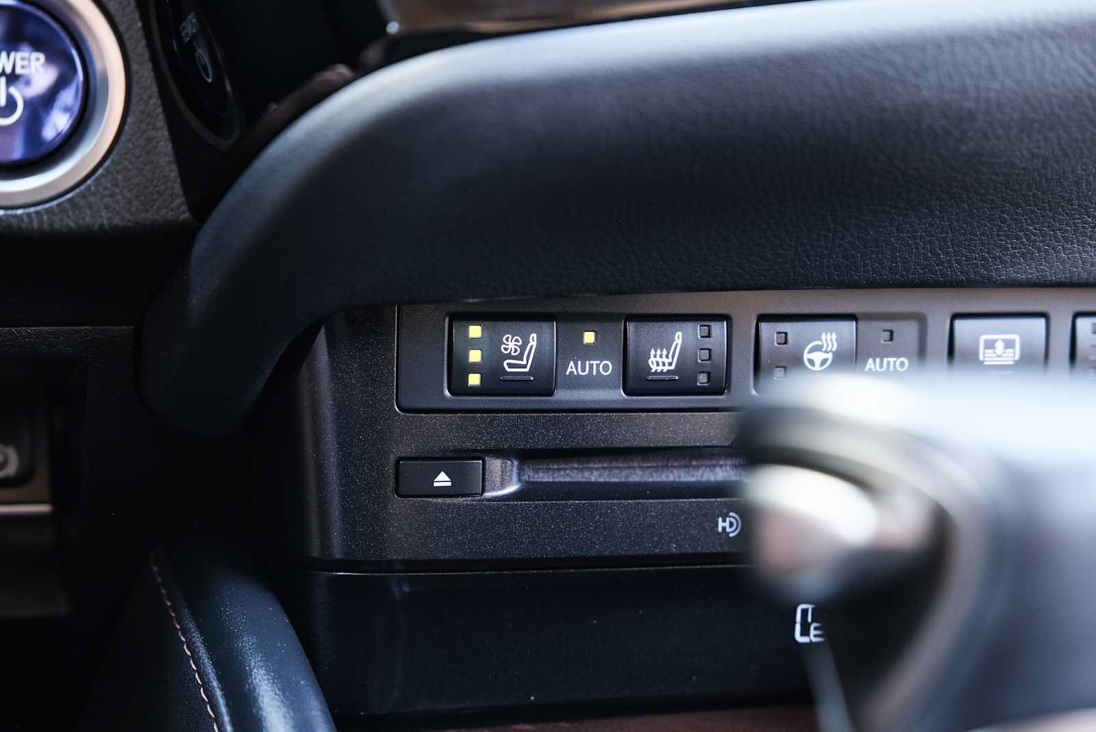 Used 2022 Lexus ES 300h Ultra Luxury w/ Accessory Package 2 FWD image 43