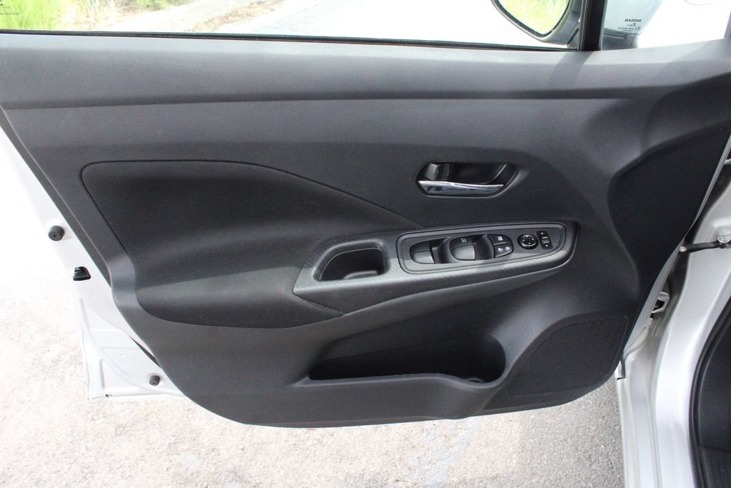 Used 2021 Nissan Versa SV FWD image 19